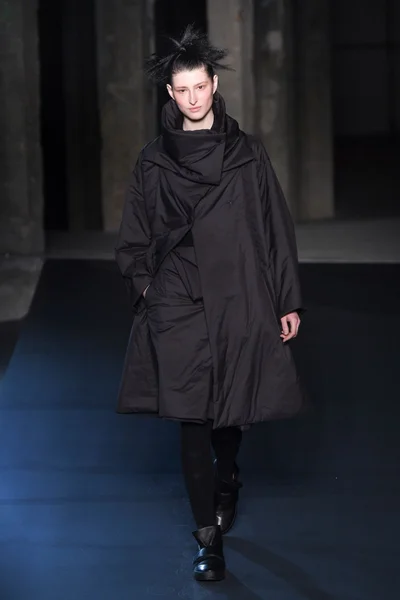 Look 19